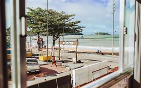Ap. na beira da praia, ótima localização | ROMM104